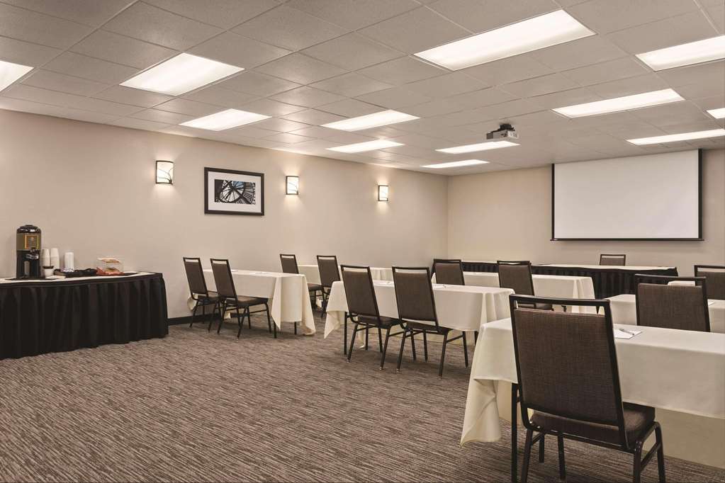 Country Inn & Suites by Radisson Woodbury MN - photo 20