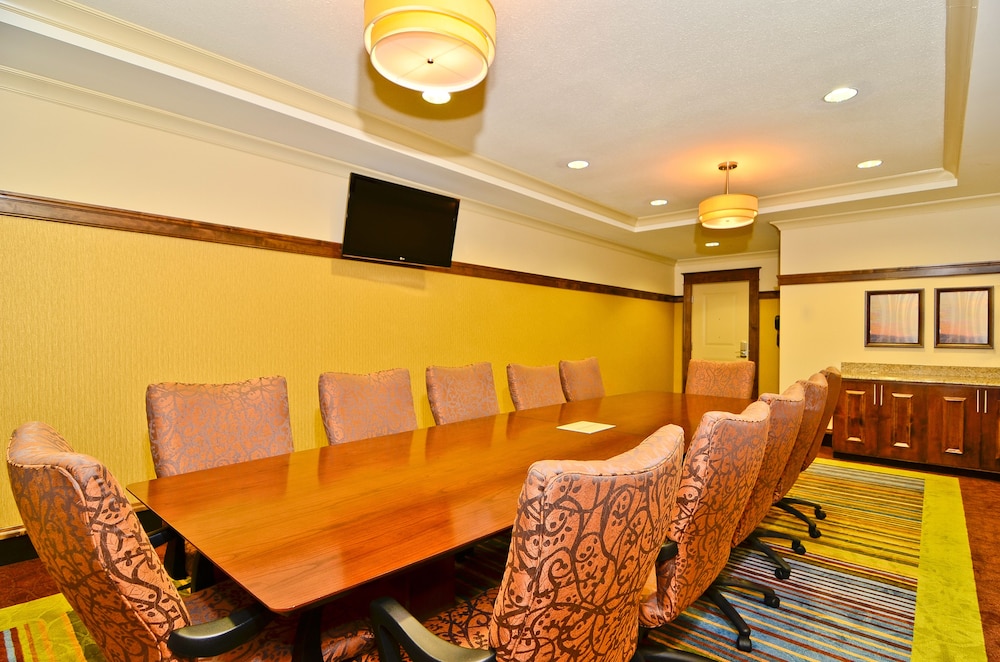 Holiday Inn Express & Suites Williston by IHG - photo 49