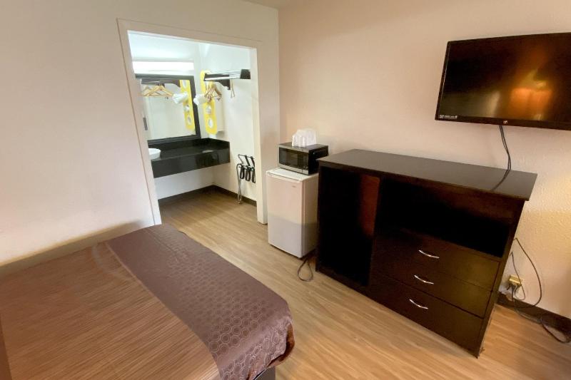 Landmark Hotel - photo 22