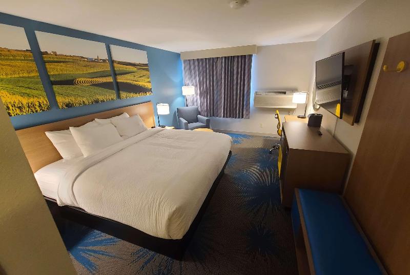 Days Inn by Wyndham Johnson Creek - photo 14