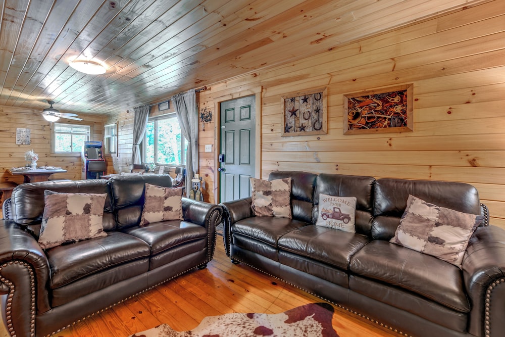 Bryson City Cabin in Smoky Mtn W resort Amenities - photo 6