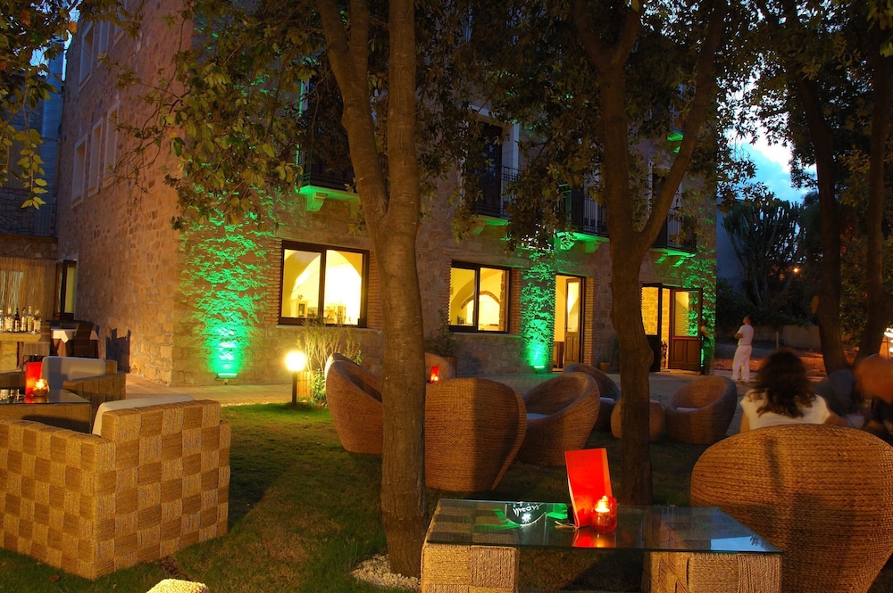Nascar Hotel - carbon neutral hotel in Baunei
