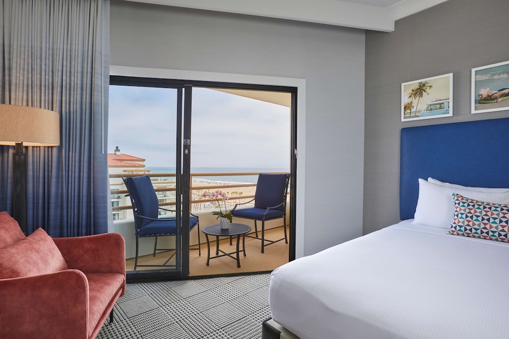 The Waterfront Beach Resort A Hilton Hotel - photo 80