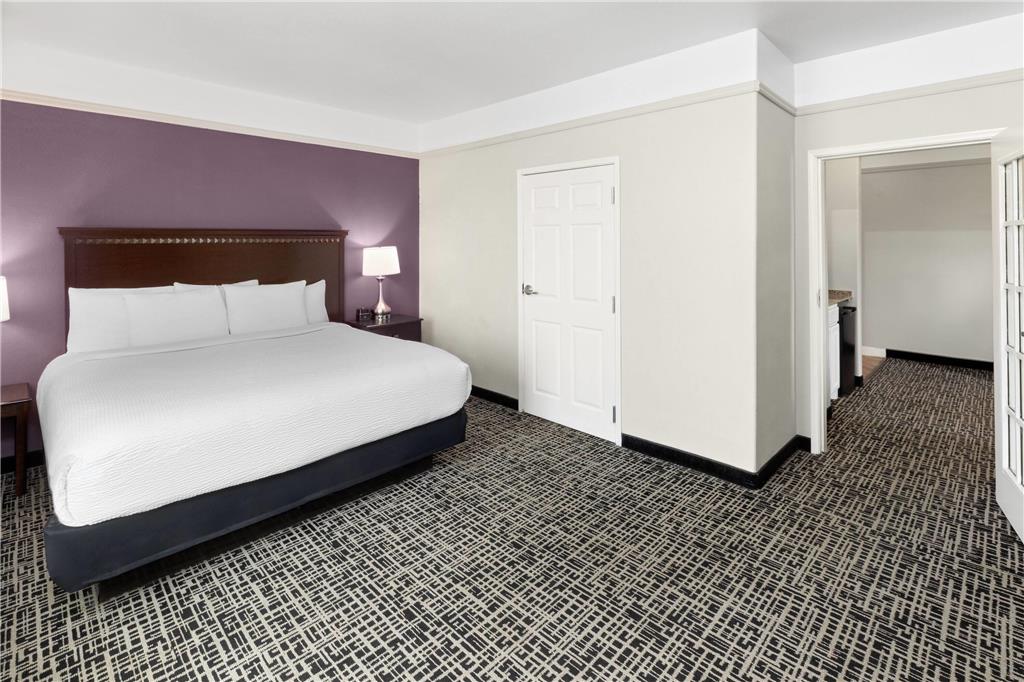La Quinta Inn & Suites by Wyndham Brownwood - photo 25