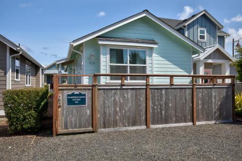 Whispering Waves Cottage — 4-Star Luxury Hotel in Ocean Shores, United States