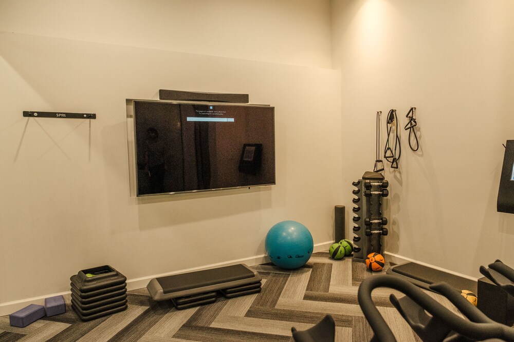Crashpad On Main Street - photo 24