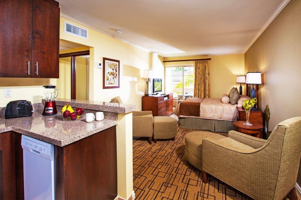 Winners Circle Resort - photo 3