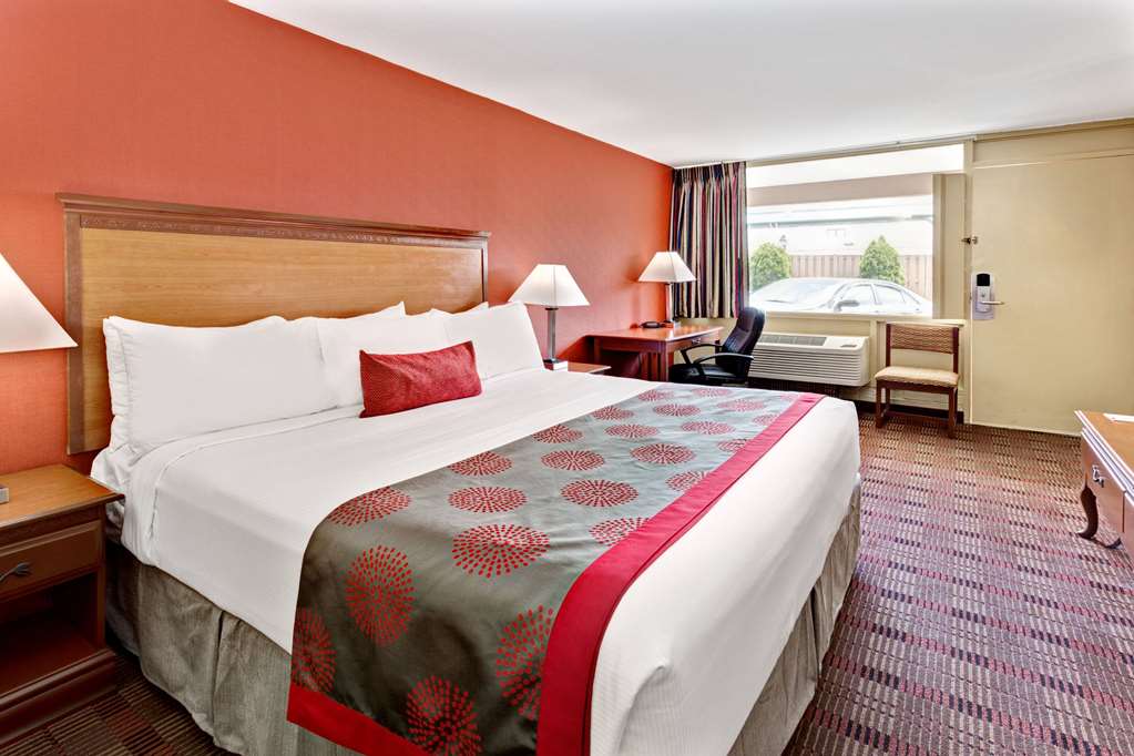Ramada by Wyndham Baltimore West - photo 8