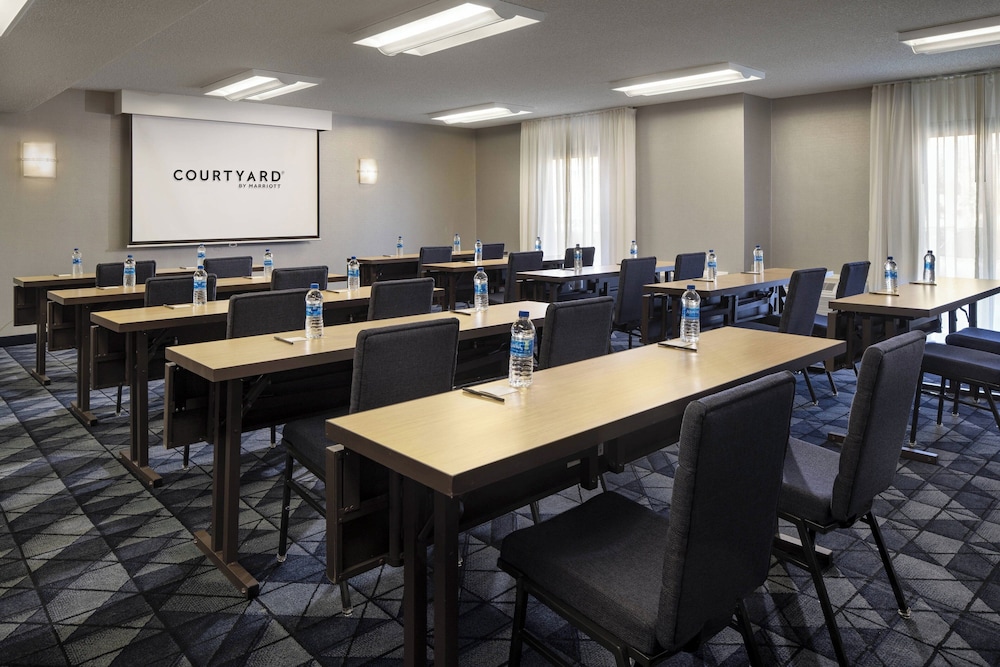 Courtyard By Marriott Palm Springs - photo 33