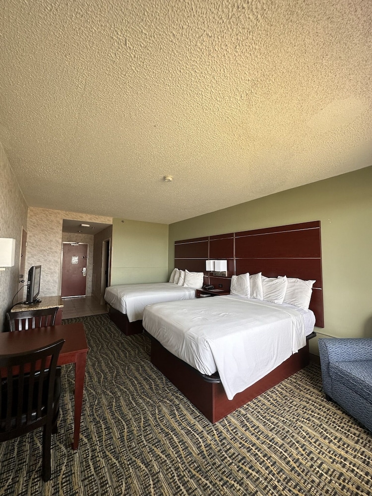 The Breakers Resort Inn - photo 13