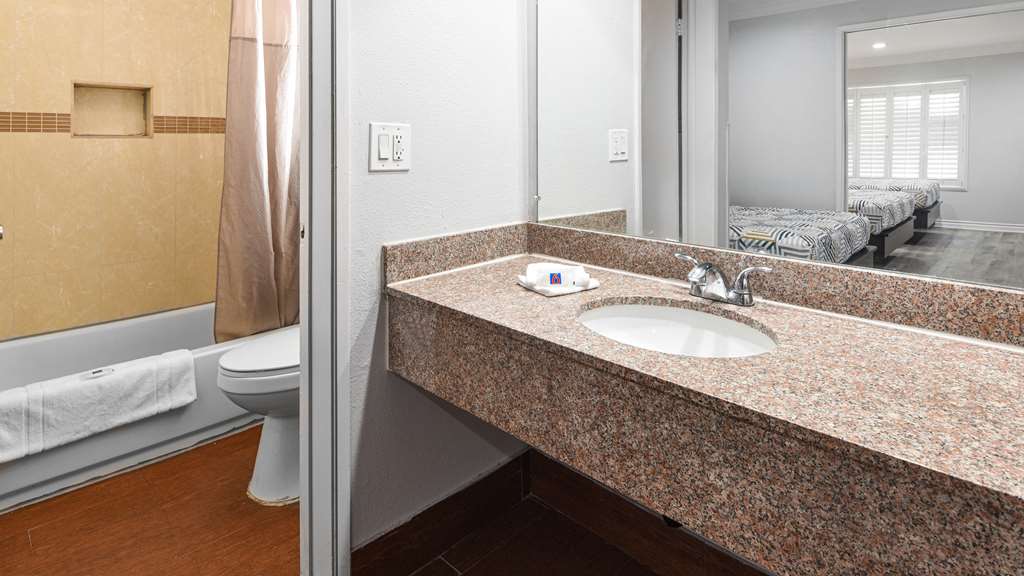 Motel 6 Anaheim CA Convention Center - photo 33