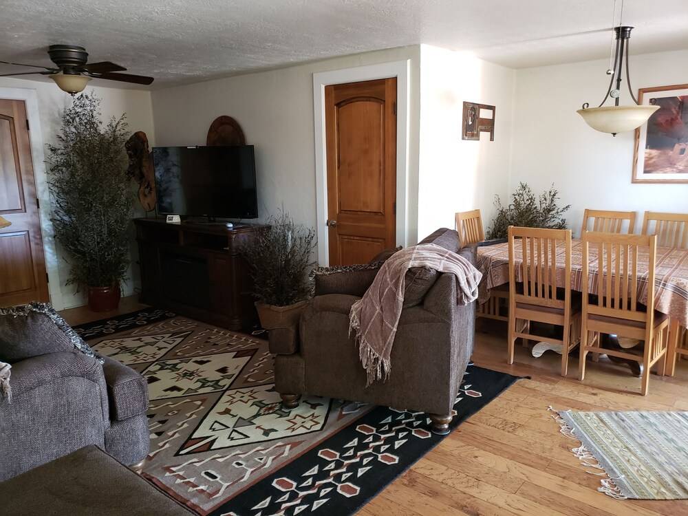 Stone Lizard Lodging - photo 16