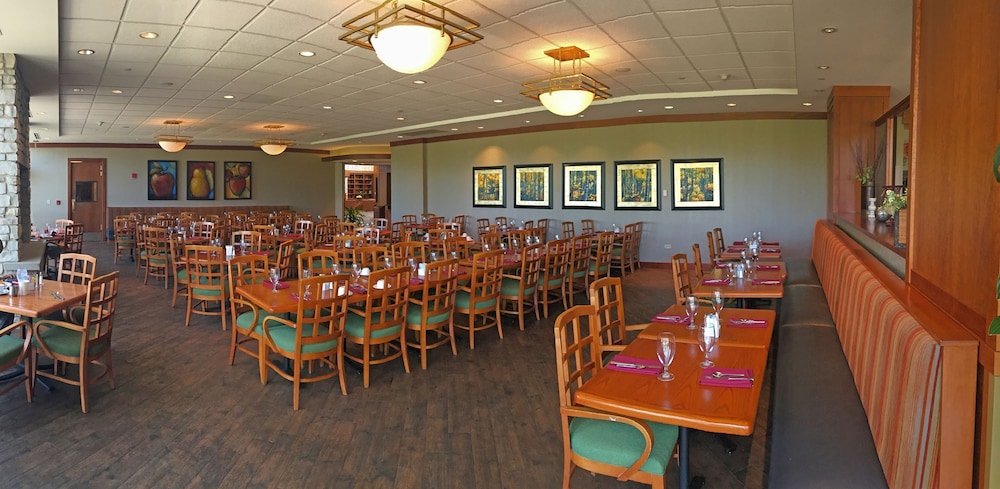 Eaglewood Resort and Spa - photo 40