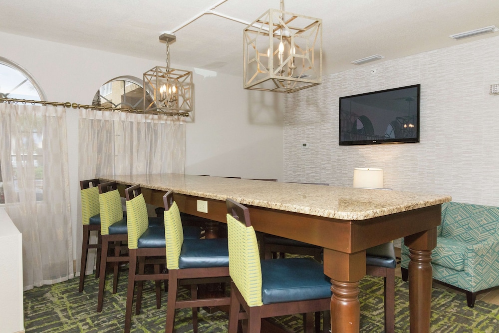 Hampton Inn St. Augustine Beach - photo 2