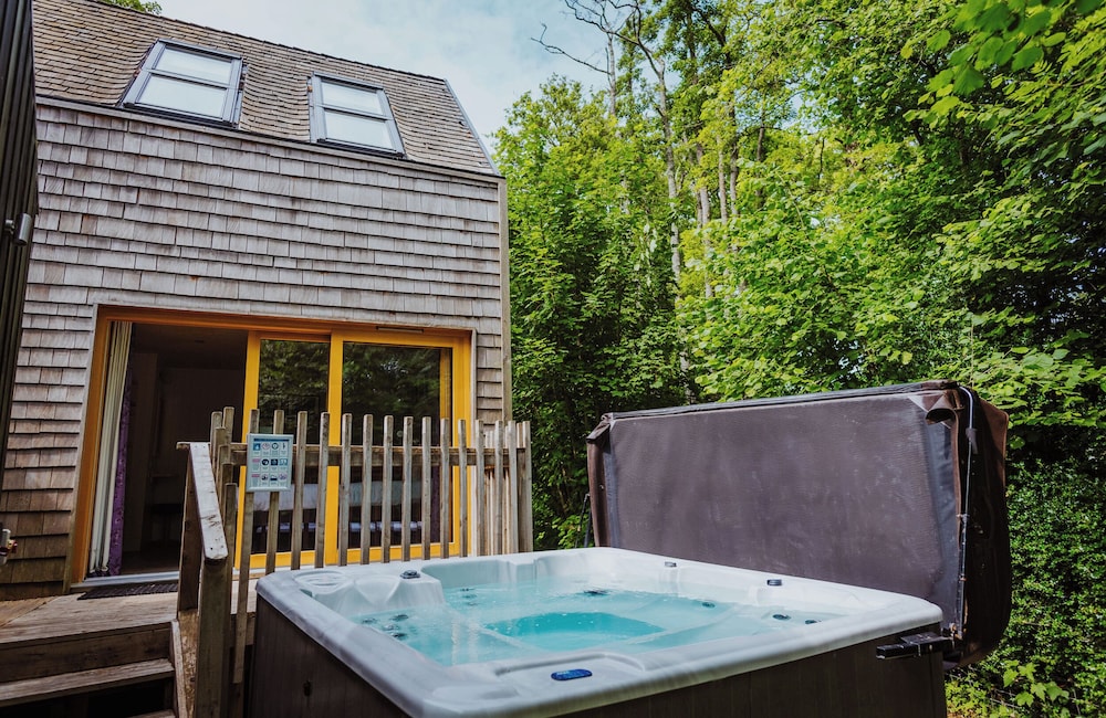 Lodge 17 — 4-Star Luxury Hotel in Wareham, United Kingdom