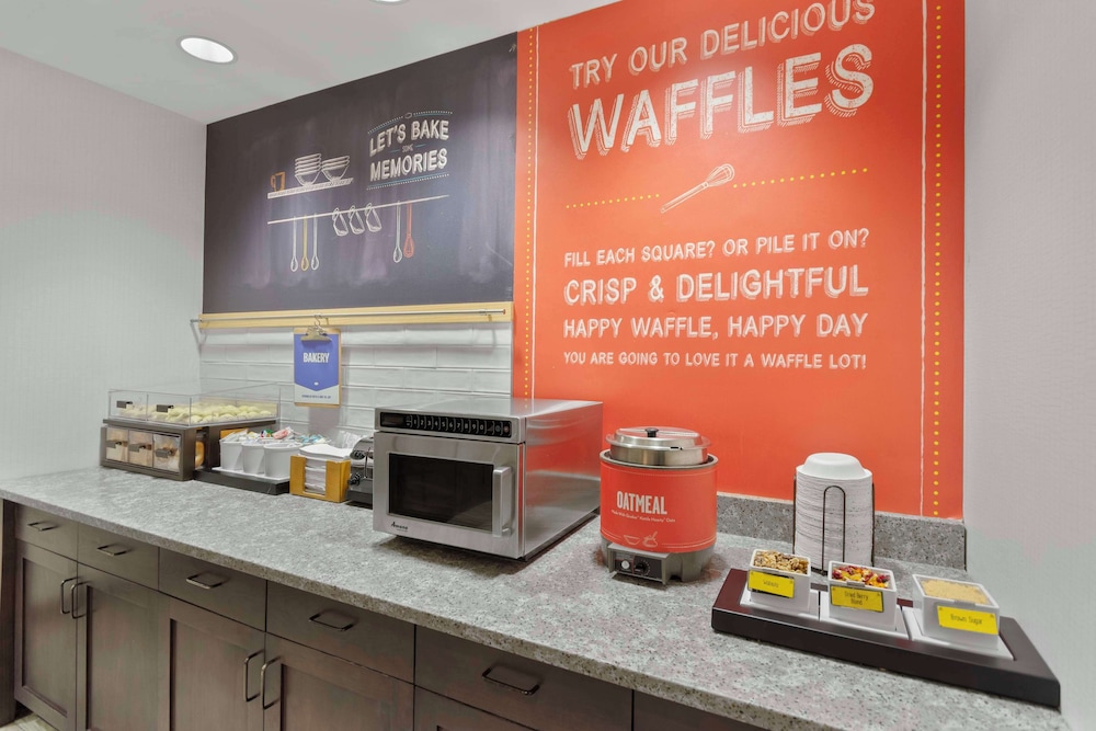 Hampton Inn & Suites Columbus Scioto Downs - photo 32