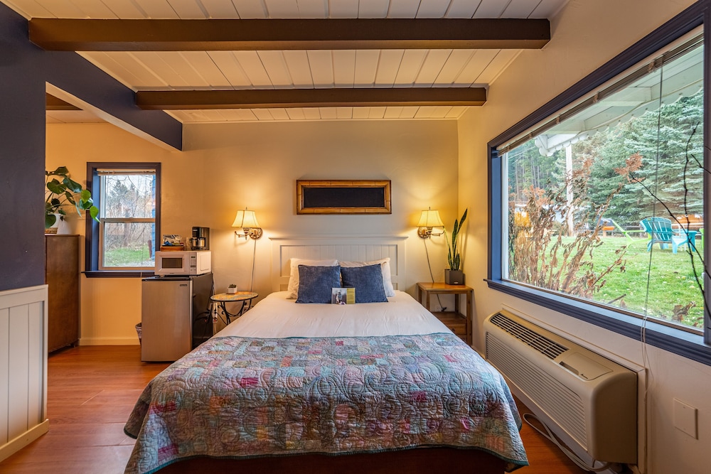 The Islander Inn - photo 40