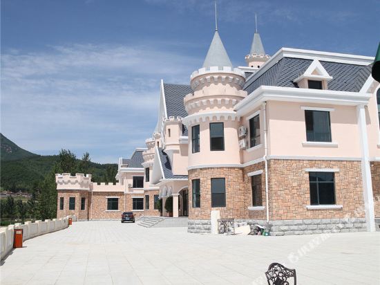 Bianshihada Ecological Farm — hotel in Huanren
