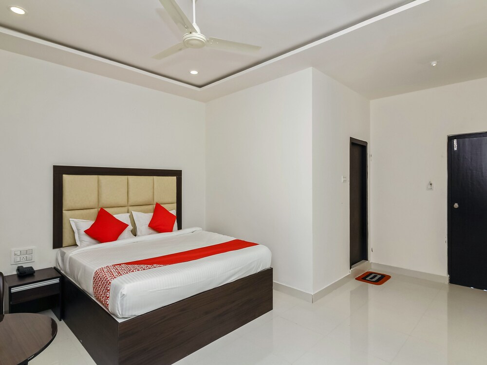 OYO 26941 Hotel Palm International — hotel near Rajiv Gandhi International Airport