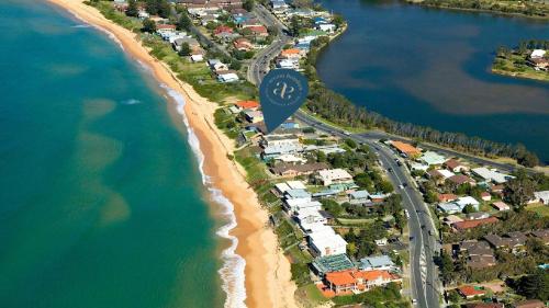 On The Beach #13 Beachfront Ocean Views Accom Holidays in Wamberal, Australia