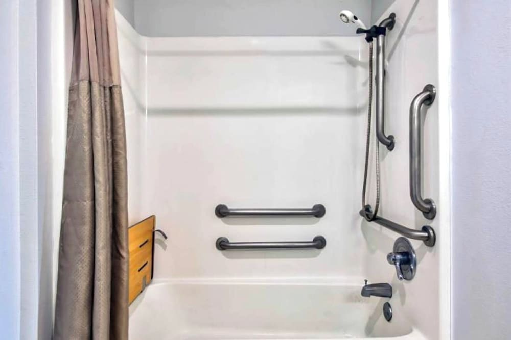 OYO Townhouse Sulphur LA Extended Stay - photo 18