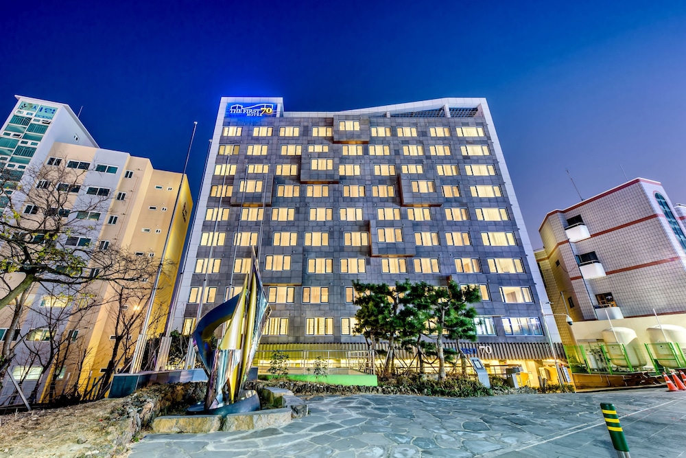The First70 Hotel — hotel in Seogwipo