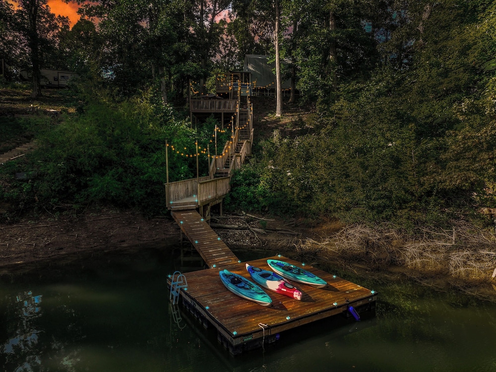 Emerald Cove by Jackson Mountain Rentals — 4-Star Luxury Hotel in Dandridge, United States