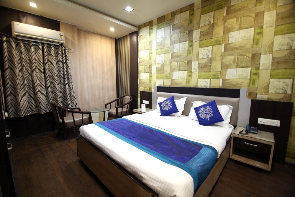 OYO 9095 Hotel Kanishka