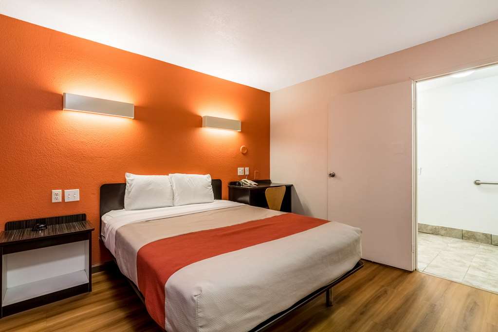 Motel 6 Garland TX Dallas - photo 22