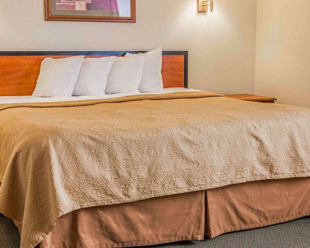 Quality Inn Durand I 69 - photo 18