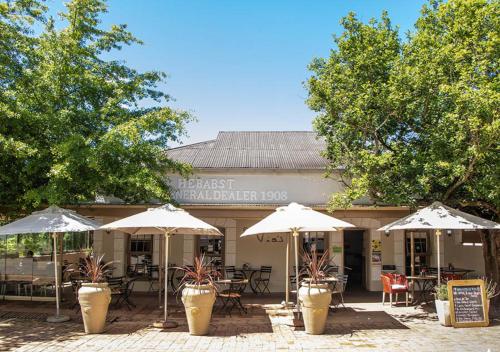 Via's Guesthouse — 4-Star Luxury Hotel in Caledon, South Africa