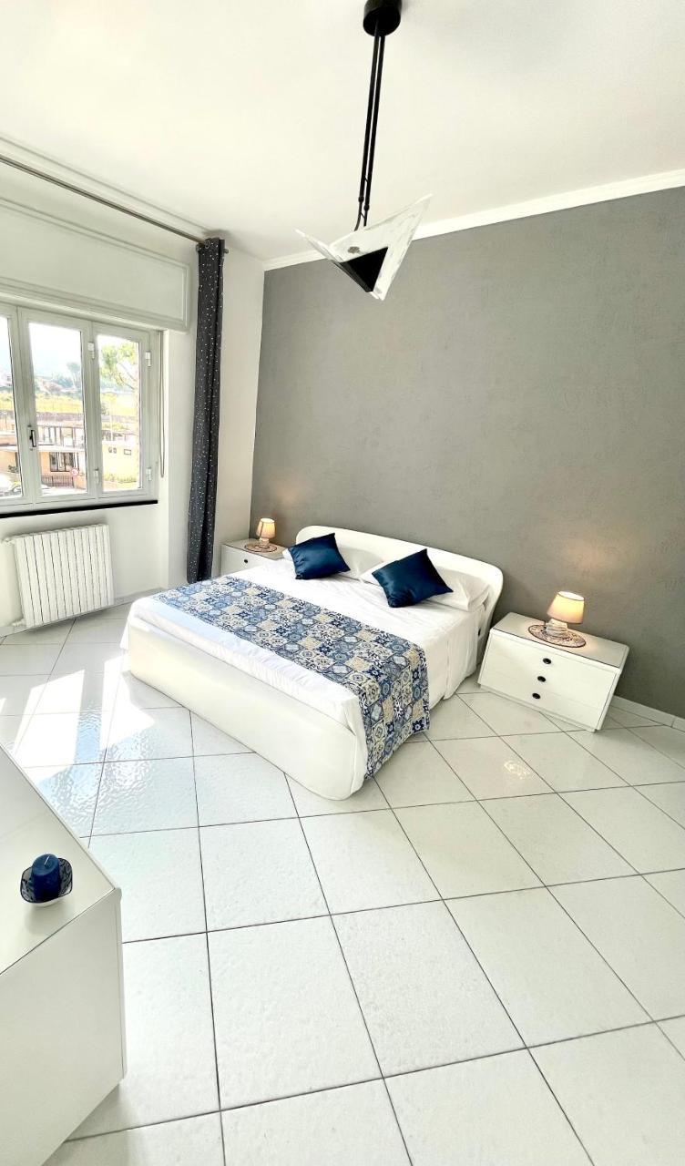 Madras Apartment — 4-Star Luxury Hotel in San Giorgio A Cremano, Italy