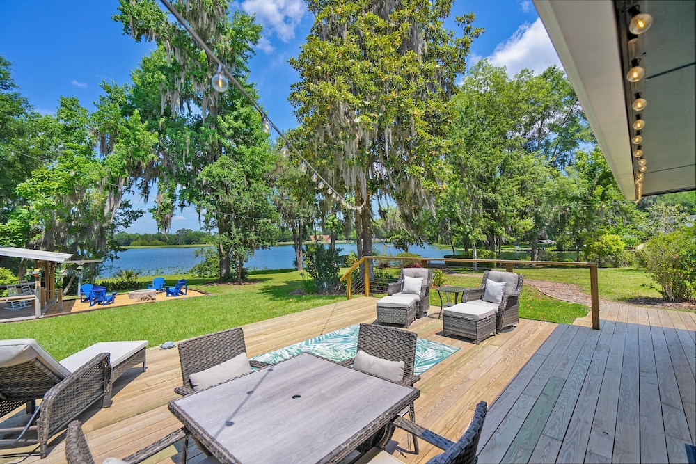 Lakeside Lilypad Wonderland Kayak Grill Firepit — Green Cove Springs