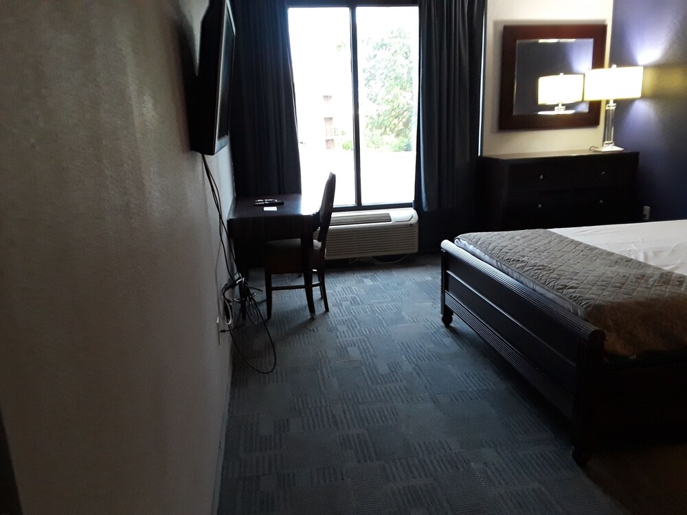 The Metropolitan Hotel - photo 20