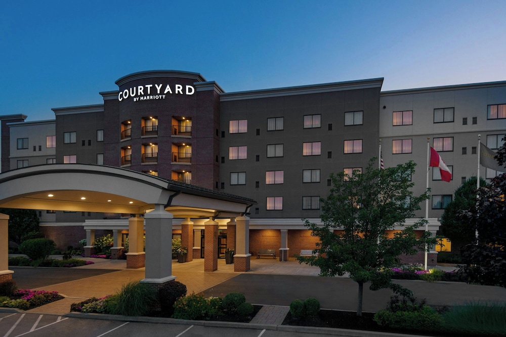 Courtyard Buffalo Airport in Buffalo, United States