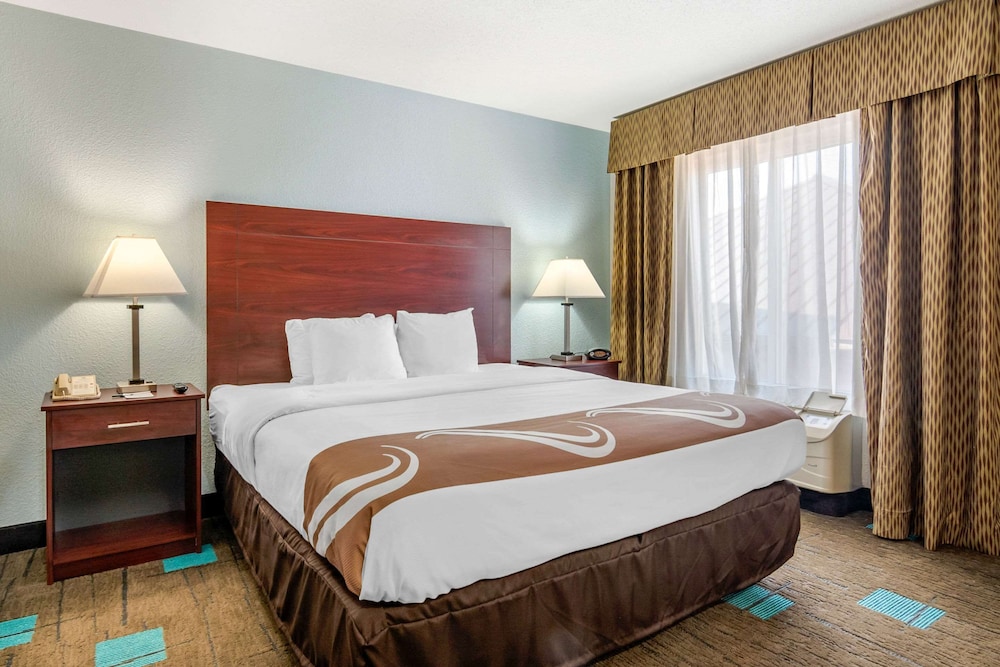 Quality Suites Kansas City International Airport - photo 2
