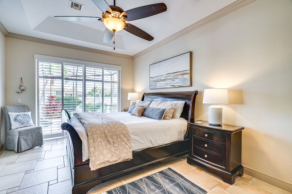 Spacious Oasis w Lagoon Pool & Spa in Cape Coral - photo 7