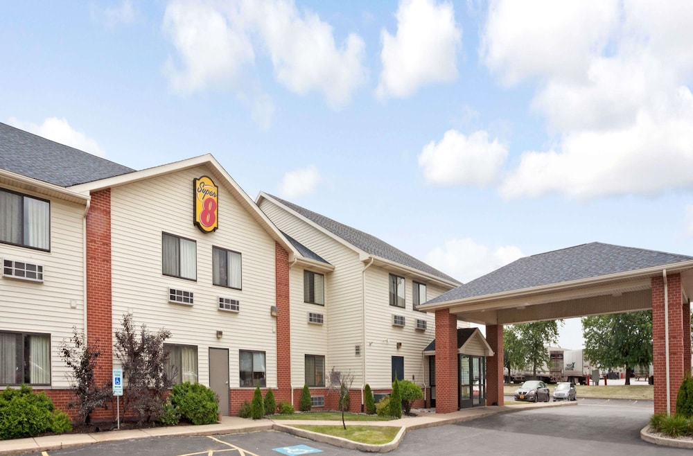 Super 8 by Wyndham Monee - last minute hotel in Monee