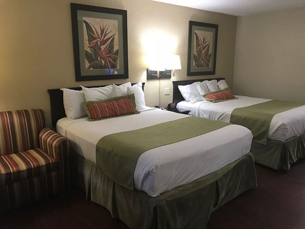 Residence Hub Inn & Suites - photo 8