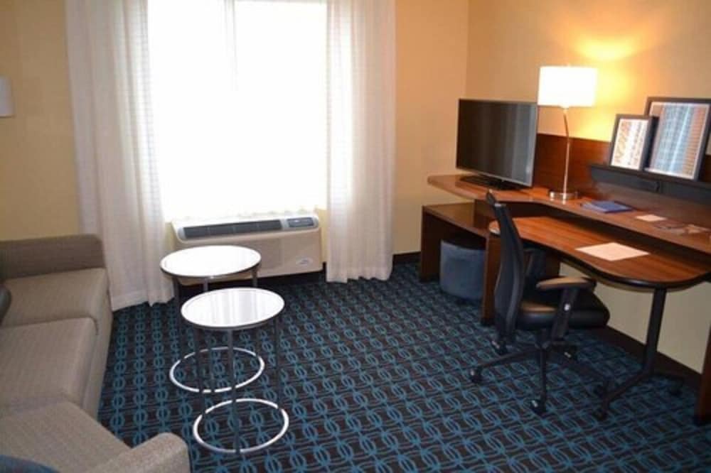 Fairfield Inn & Suites East Grand Forks - photo 13