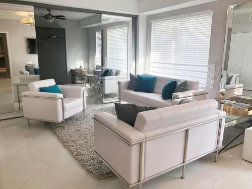 Heart of South Beach Modern Apartment Ocean Drive Carlyle — 4-Star Luxury Hotel in Miami Beach, United States