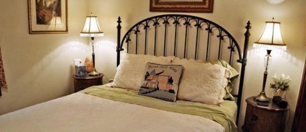 J. Paule's Fenn Inn - photo 10