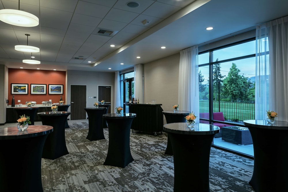 Hilton Garden Inn Wenatchee - photo 37
