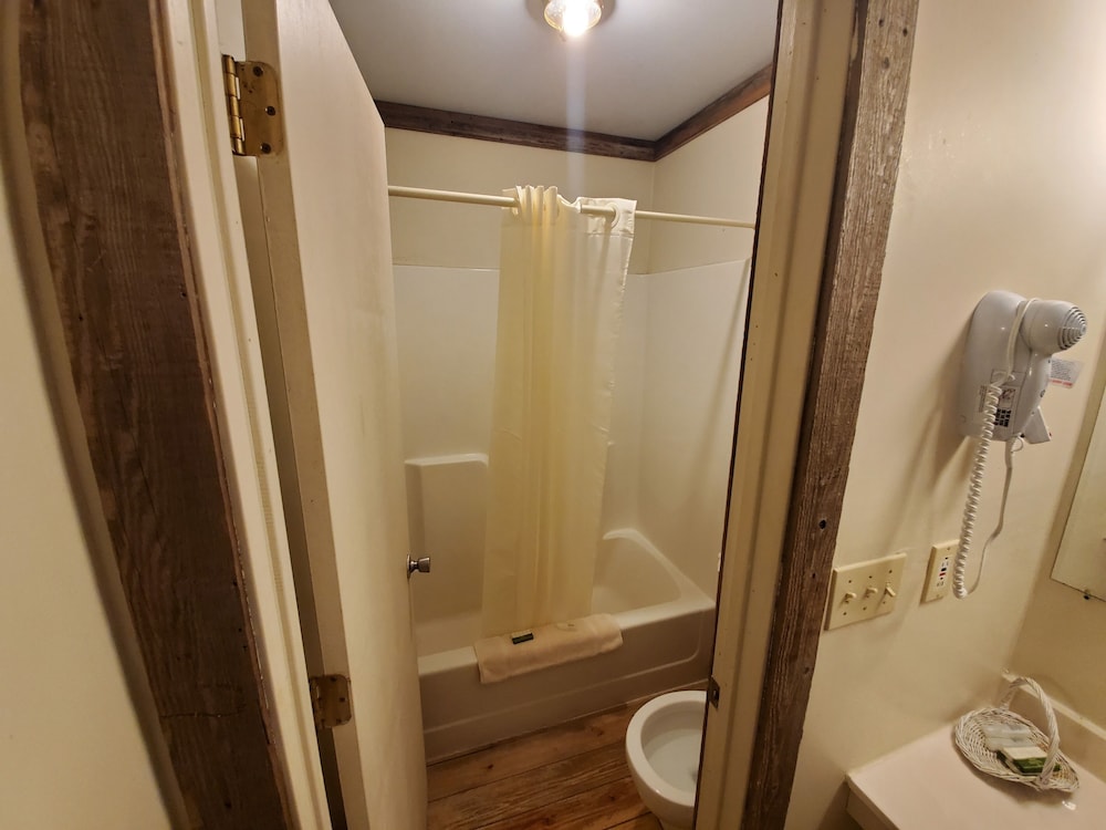 Jamesport Inn - photo 43