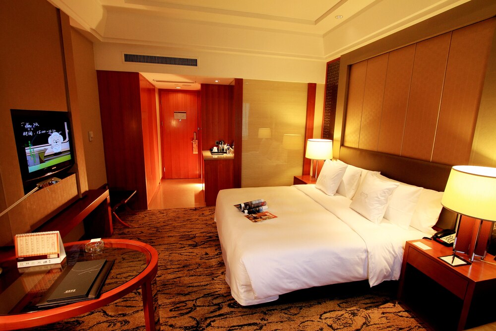 Gloria Grand Hotel - carbon neutral hotel in Wuxi