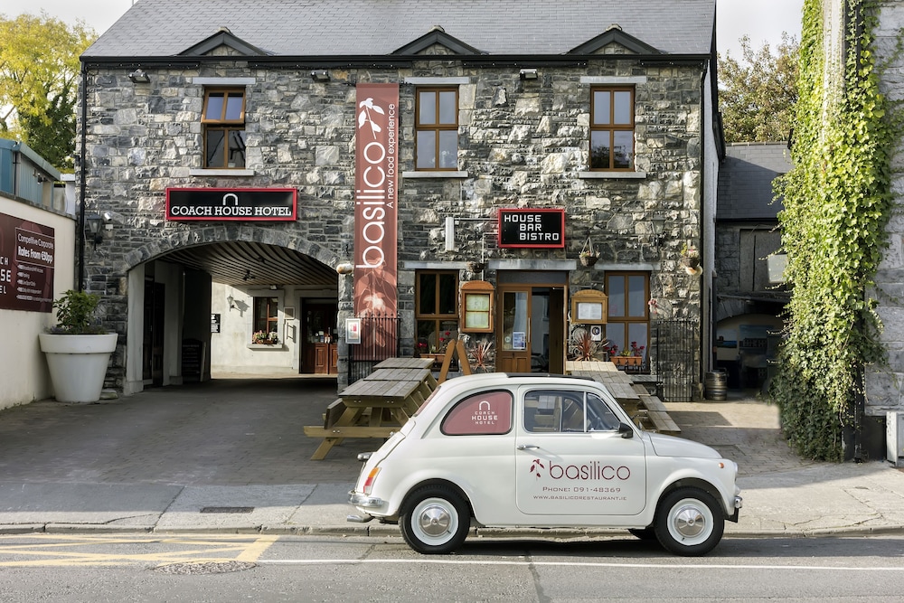 Coach House Hotel — Oranmore