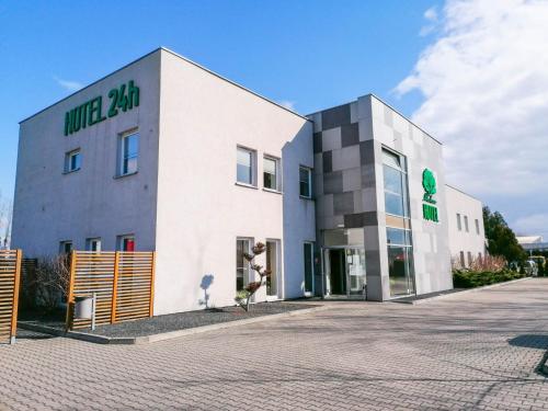 Hotel Platan — hotel in Ostrow Wielkopolski