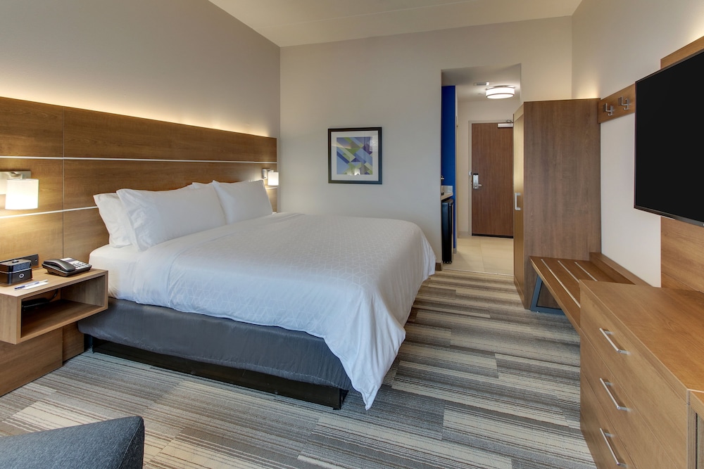 Holiday Inn Express & Suites Nashville Metrocenter Downtown by IHG - photo 15