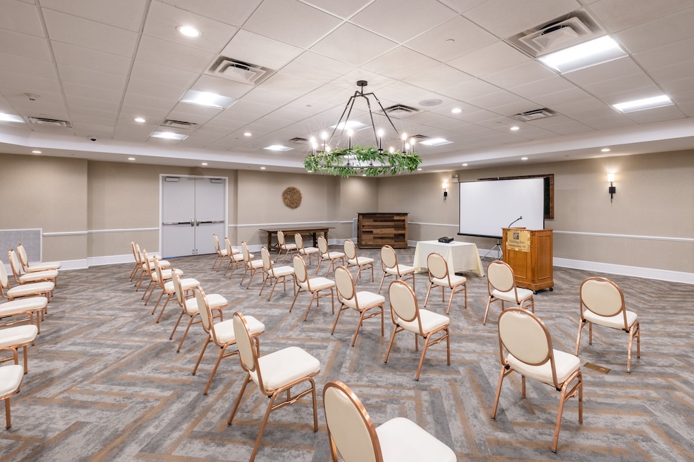 Holiday Inn Manahawkin Long Beach Island by IHG - photo 110