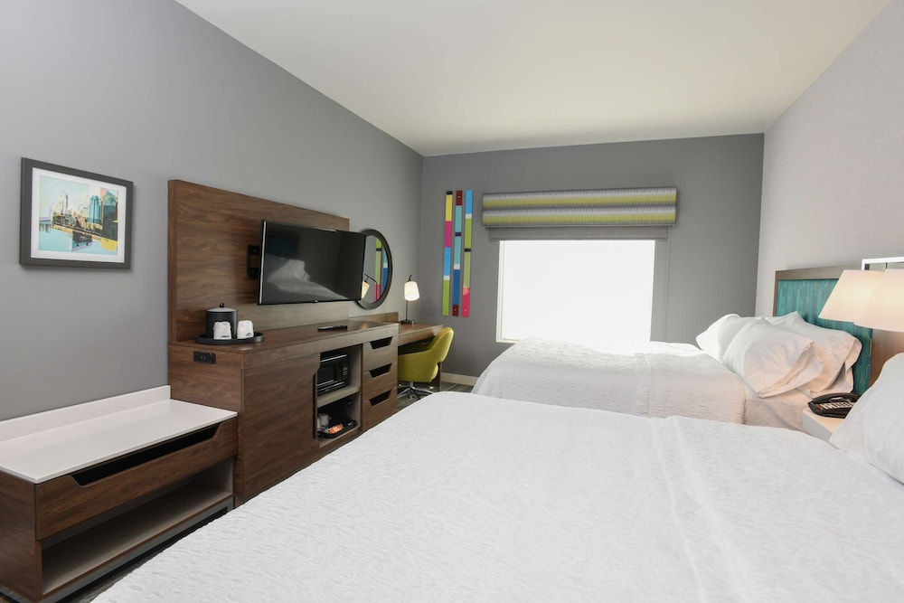 Hampton Inn & Suites Cincinnati Liberty Township - photo 11